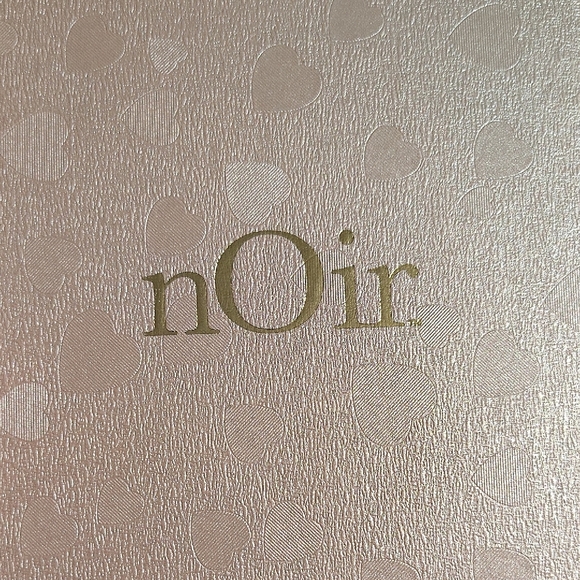 nOir Jewelry Blue and Gold Charm Key Holder - Picture 2 of 9